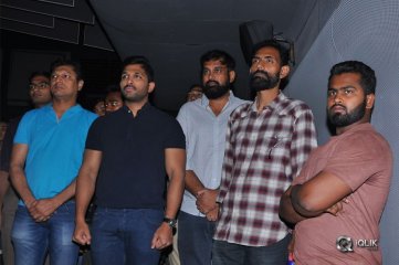 Army People Watching Naa Peru Surya Naa illu India Movie Photos